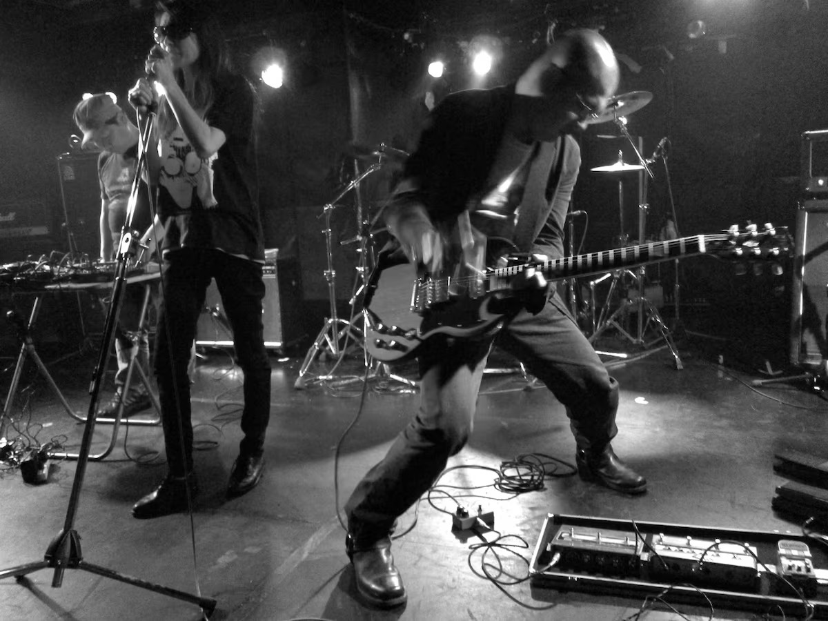 Warcollapse logo. Japanese noise rock. Группа white noise. Crust punk bands. Рок шум брат.